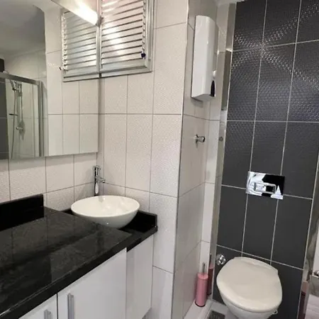 Alanya, Avsallar'da Su Kaydirakli Site Icinde Kiralik Daire